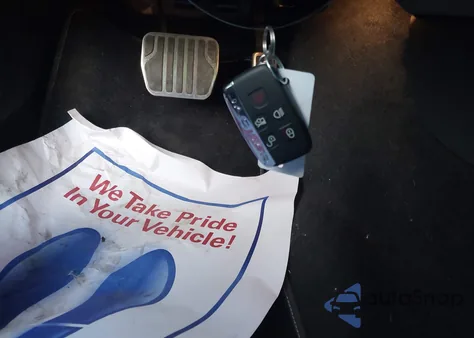 2017 Jaguar F-Type R из США, поврежденный, VIN SAJWJ6DL8HMK39476